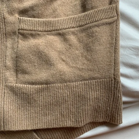 Club Monaco Cashmere Over-Sweater - Picture 9 of 10